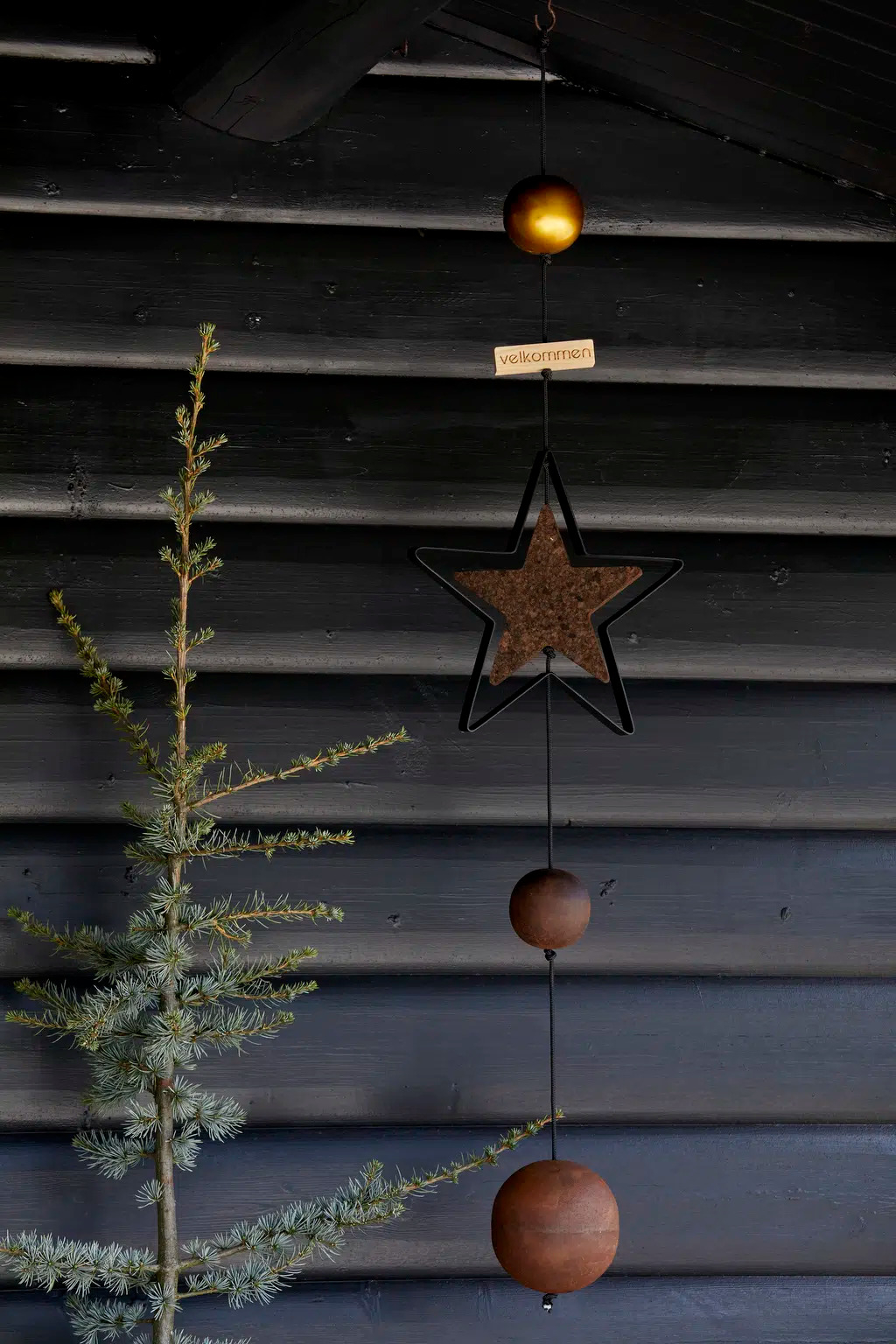 Jernstjerne outline, sort, stor 2. Sort*