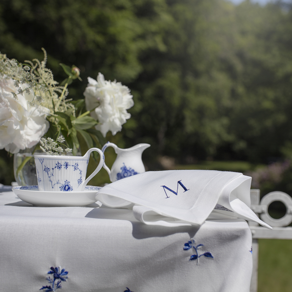 Langkilde & Søn Rund dug med Blå Blomst Ø120cm