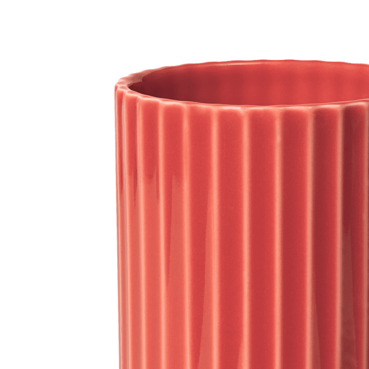 Lyngbyvase H15,5 rød porcelæn