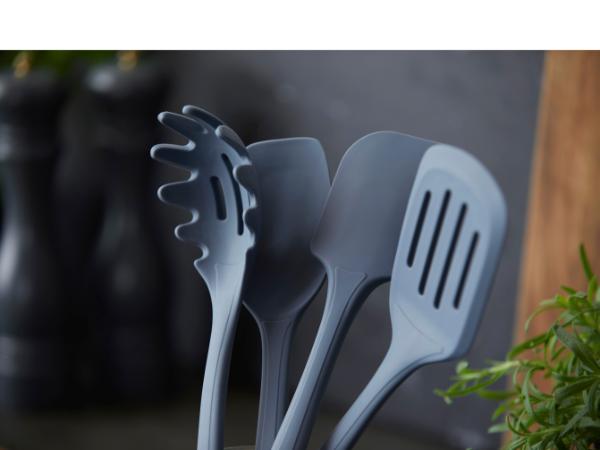 By Tareq Taylor Annie Spaghettiske 33,2 x 6,6 x 5,4 cm Indigoblå