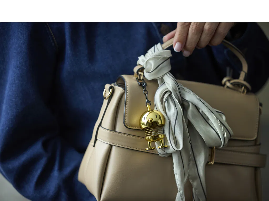 Hoptimist Bag charm, 4x3,4x5,9 cm, Guld