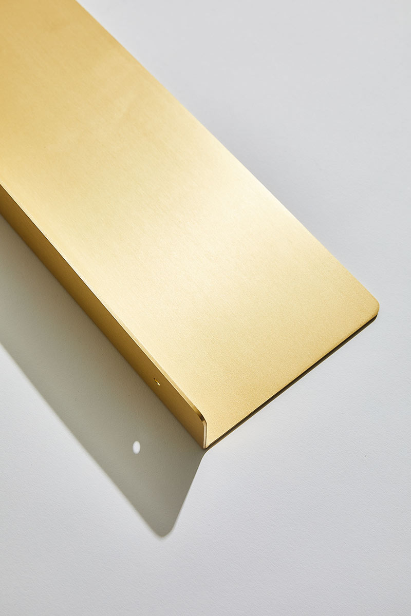 MOUD Home FLOAT Messing Hylde - 40 cm