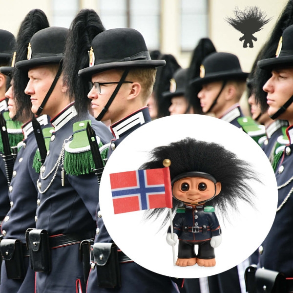 Lykketrold, Norsk Garder med flag