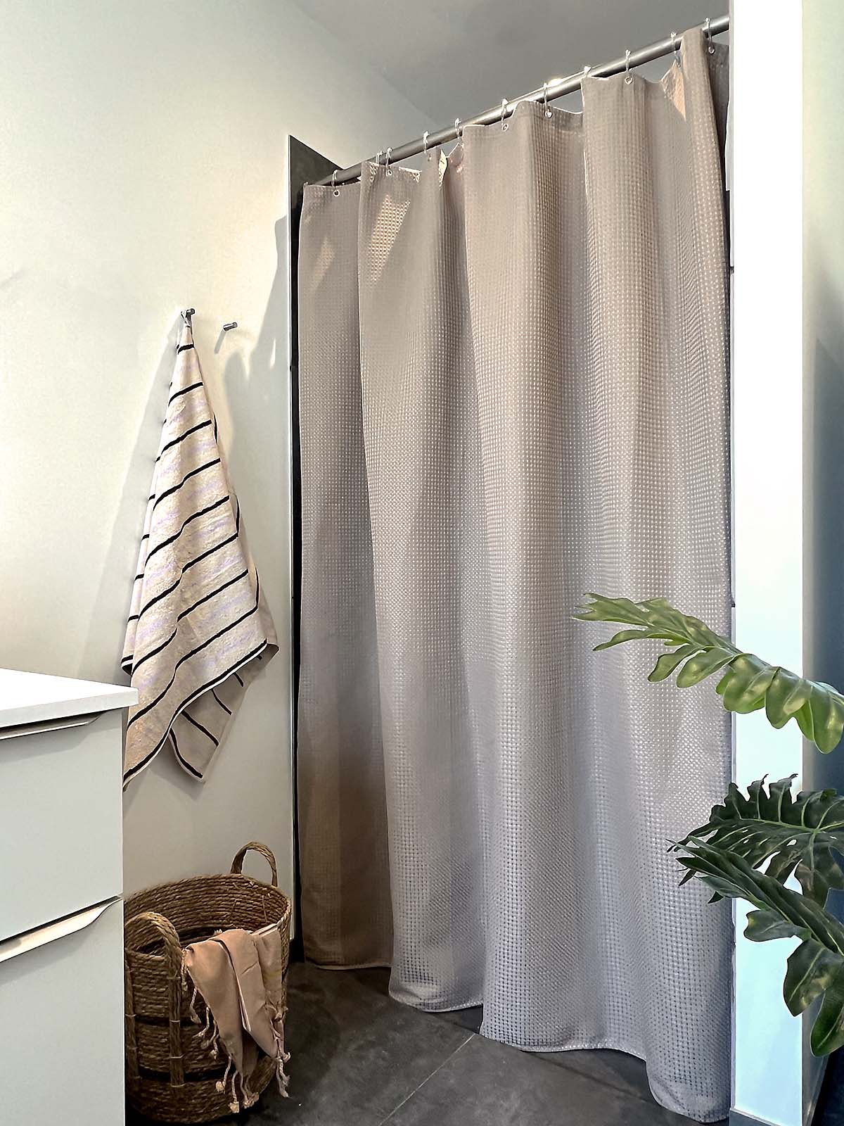 MOUD Home WAFFLE Badeforhæng i khaki - 180x200 cm