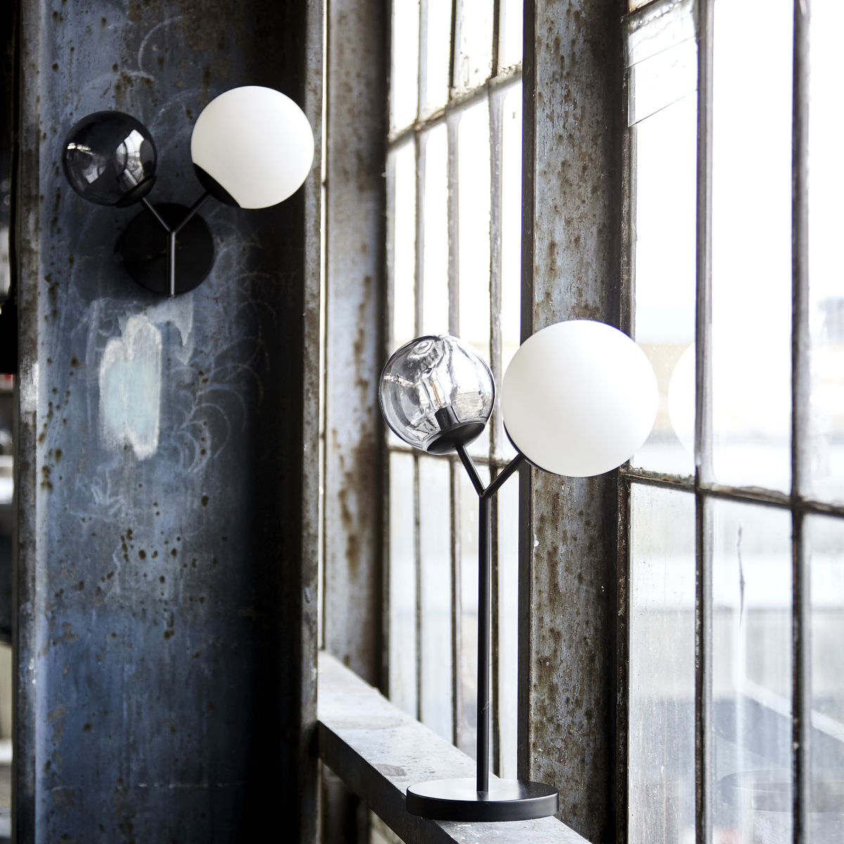 Twice Bordlampe, sort