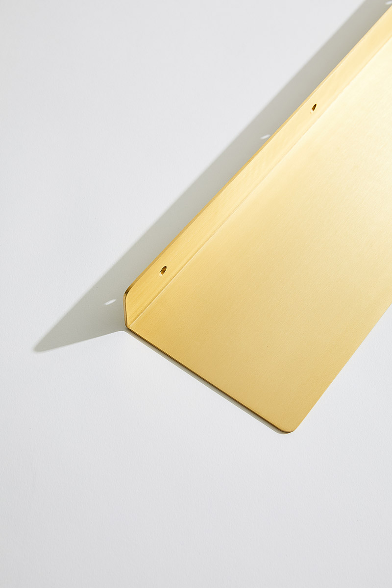 MOUD Home FLOAT Messing Hylde - 40 cm