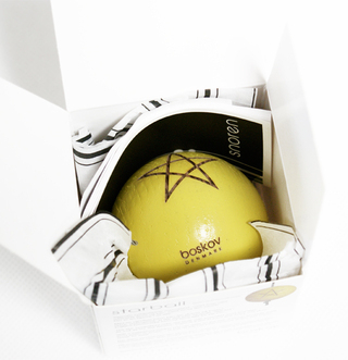 Starball yellow - malet egetræ m. gravering