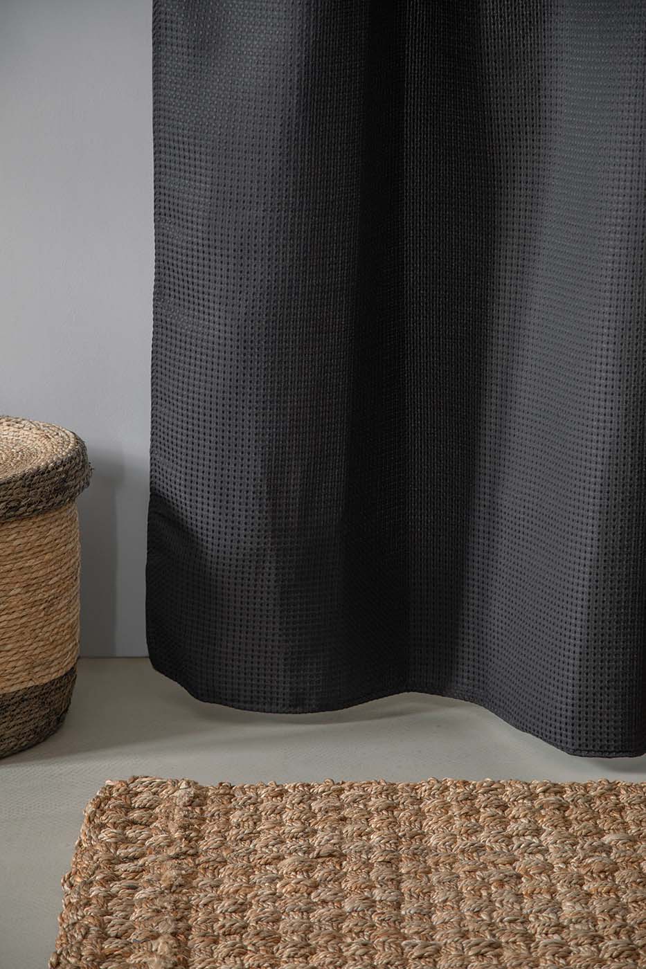 MOUD Home WAFFLE Badeforhæng i sort - 180x220 cm