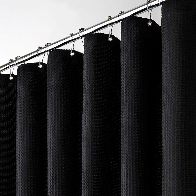 MOUD Home WAFFLE Badeforhæng i sort - 180x220 cm