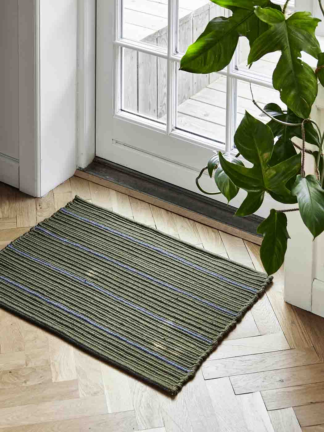 MOUD Home STRIPE dørmåtte 50x72 cm - olive/blå - genanvendt polyester