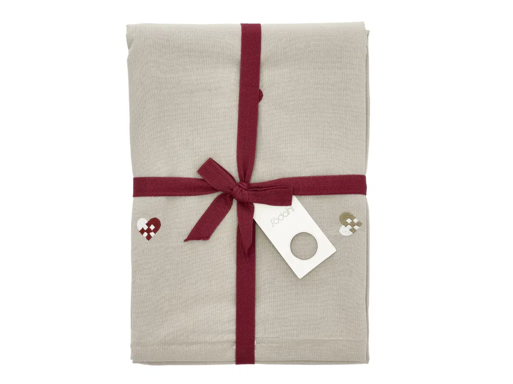 Södahl Christmas Hearts Embroidery Juledug 140 x 270 cm Rose