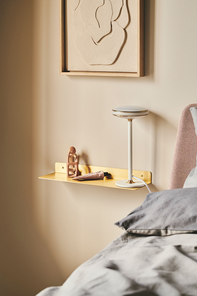 MOUD Home FLOAT Messing Hylde - 40 cm