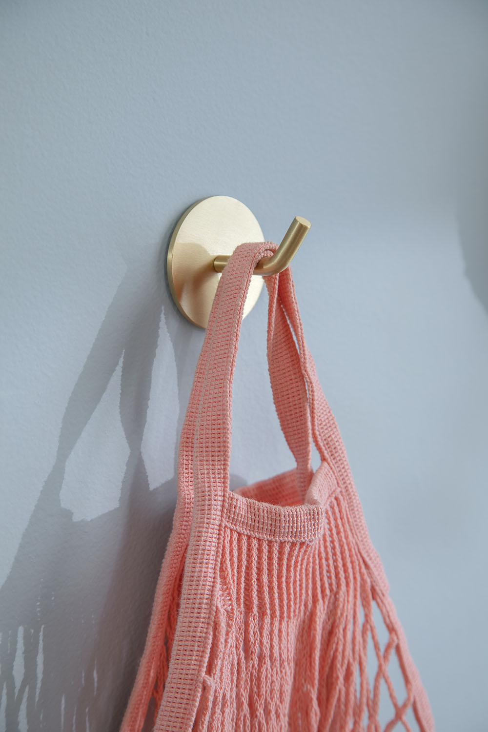 MOUD Home UNA Knage – børstet messing