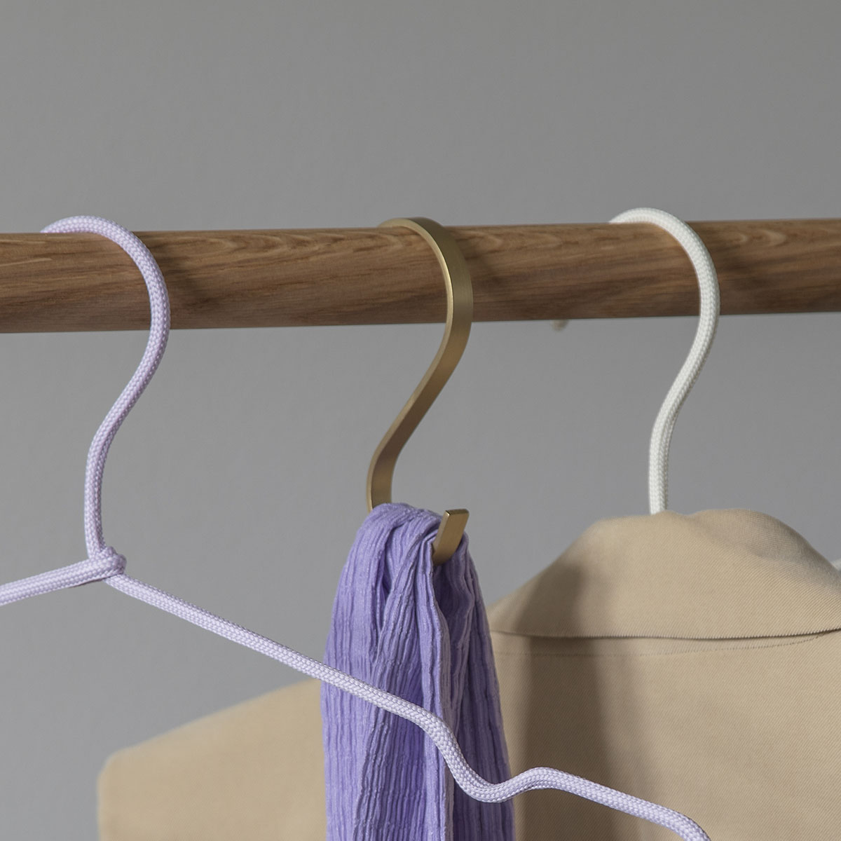 MOUD Home CURVY s-krog - børstet messing