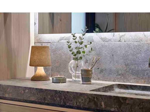 Villa Collection Midnat LED Loungelampe Dia 16 x 25,5 cm Lys brun*