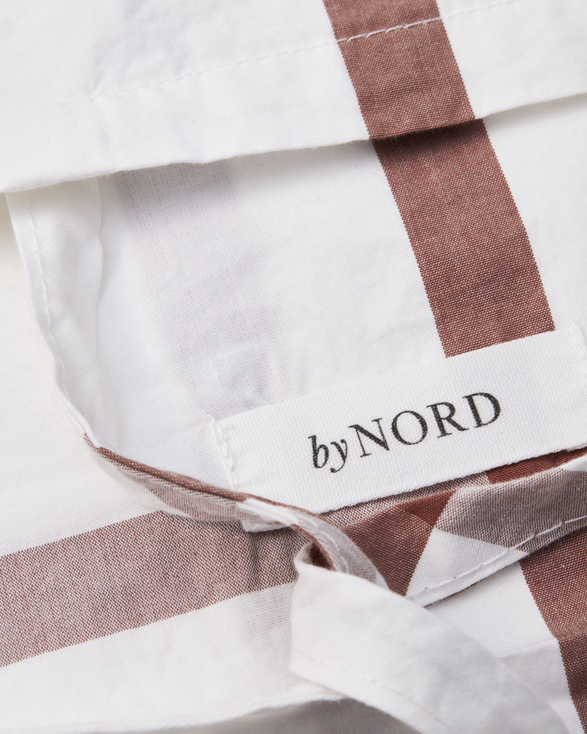 By Nord Sengesæt, Astrid, 140 x 200 cm, berry